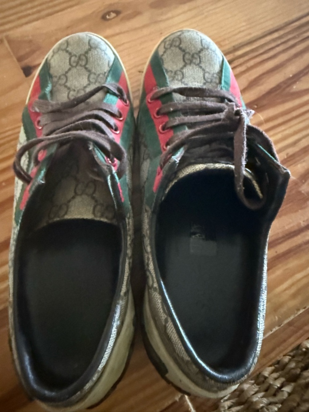 Gucci Beige Monogram Sneakers with Red and Green Stripe - Picture 5 of 10